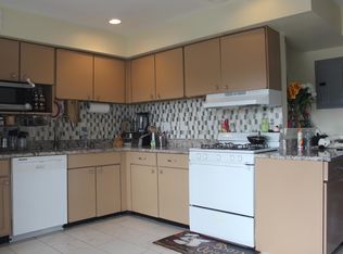 161 Evergreen Rd, Edison, NJ 08837