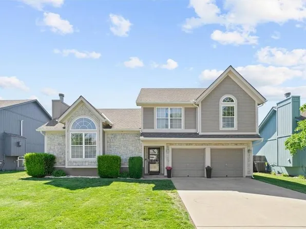 16148 S Curtis St, Olathe, KS 66062