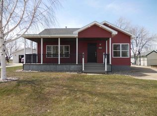 100 1/2 1st Ave NW, Surrey, ND 58785