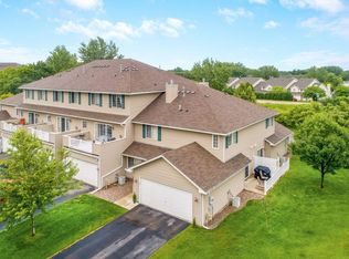 4801 Grenwich Trl N, Oakdale, MN 55128