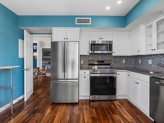 5th image of 3554 Ocean Dr APT 403S