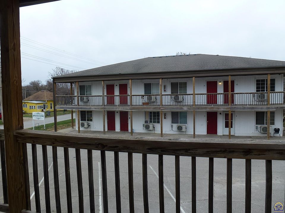 1st image of 905-909 N East St