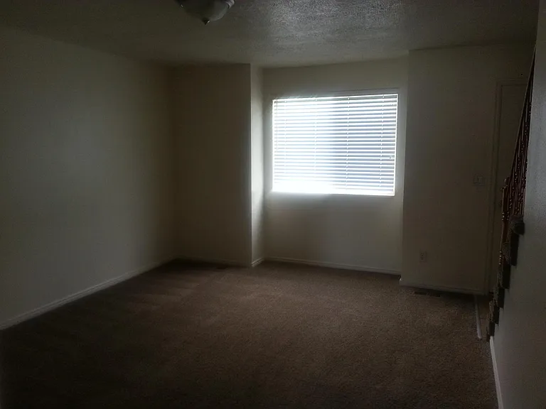 498 W 200 N — Photo 4