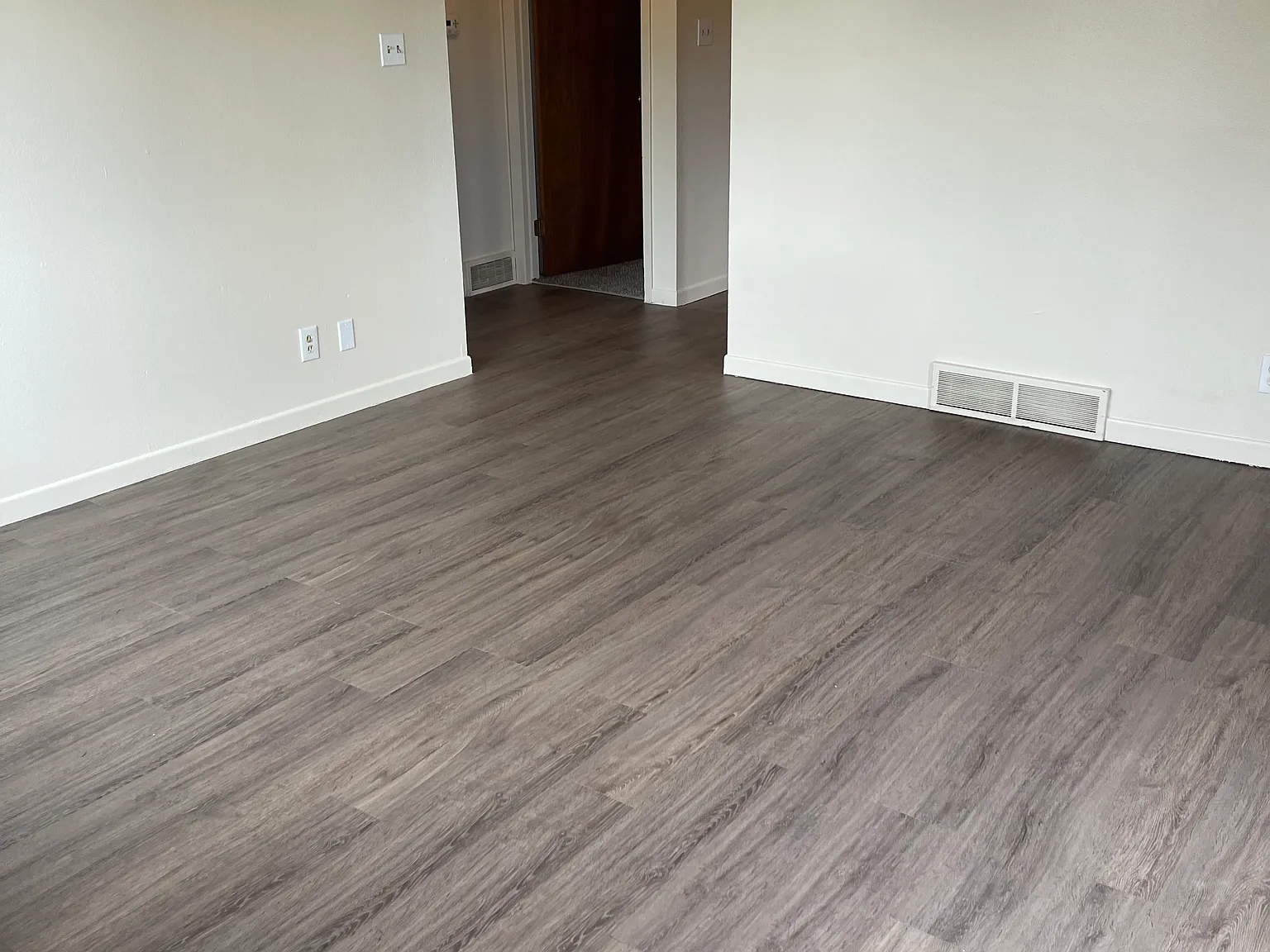 135 Cedar St — Photo 2