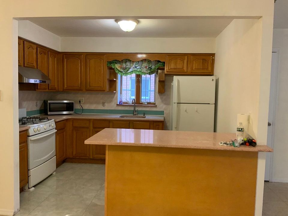 1st image of 1930 84th St Floor 1
