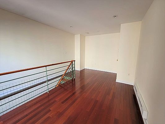 5th image of 241 E 58th St #X