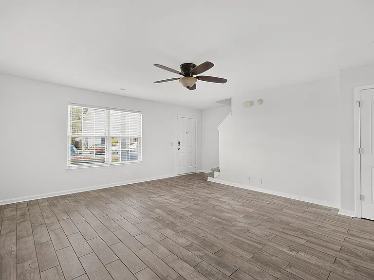 407 Arapaho Dr — Photo 8