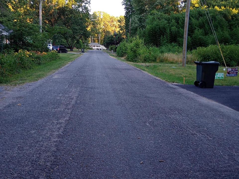 2nd image of Aqua Ln