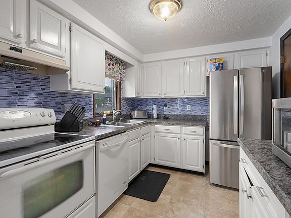 3rd image of 340 Dale St APT H