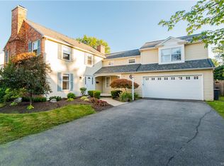111 Old Orchard St, Amherst, NY 14221
