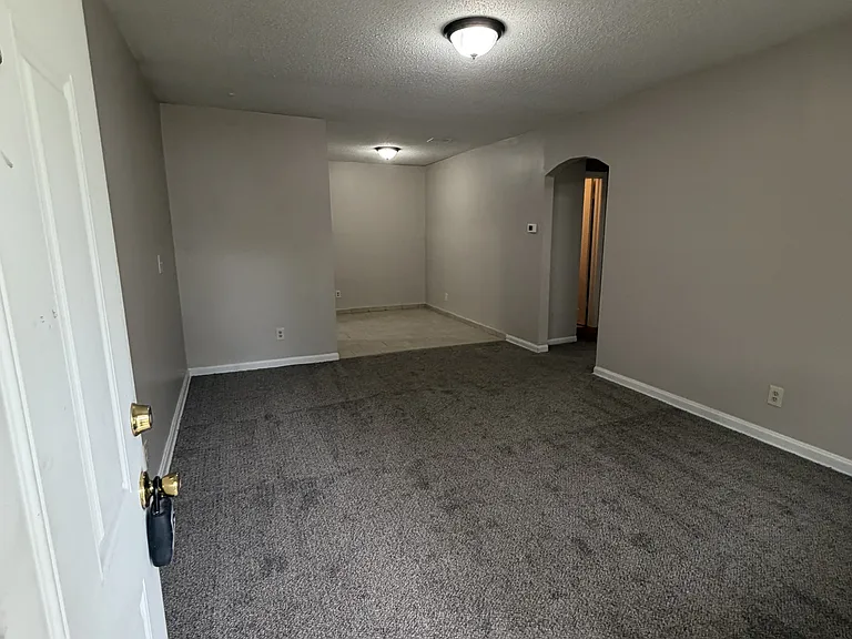 2126 N Minnesota Ave — Photo 2