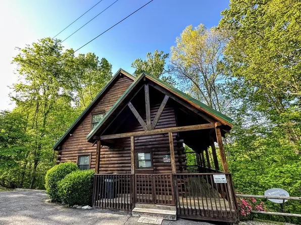 4218 Dollys Dr, Sevierville, TN 37876