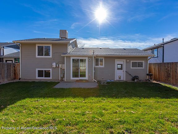 5th image of 2772 1/2 Hartford Ct