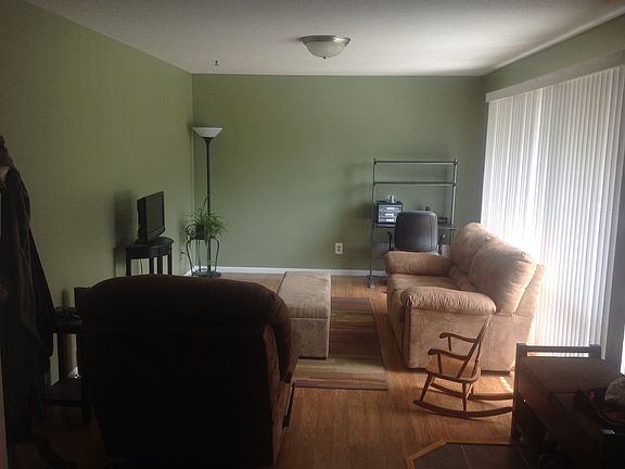 Living room 18x12