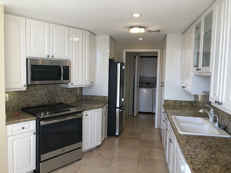 848 Brickell Key Dr #1505 — Photo 20