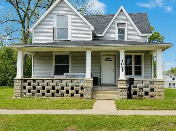 1085 Davis St, Barry, IL 62312