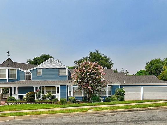 4th image of 715 N Live Oak Ave