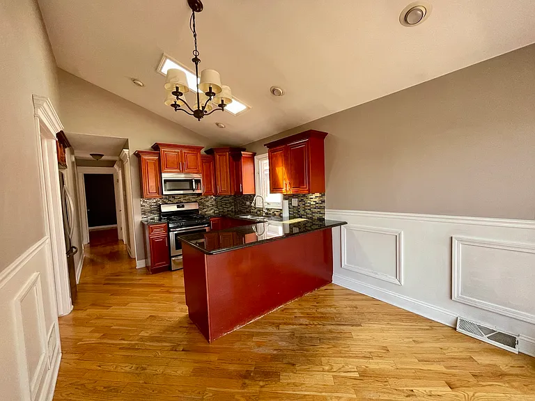 6840 W 64th St — Photo 10