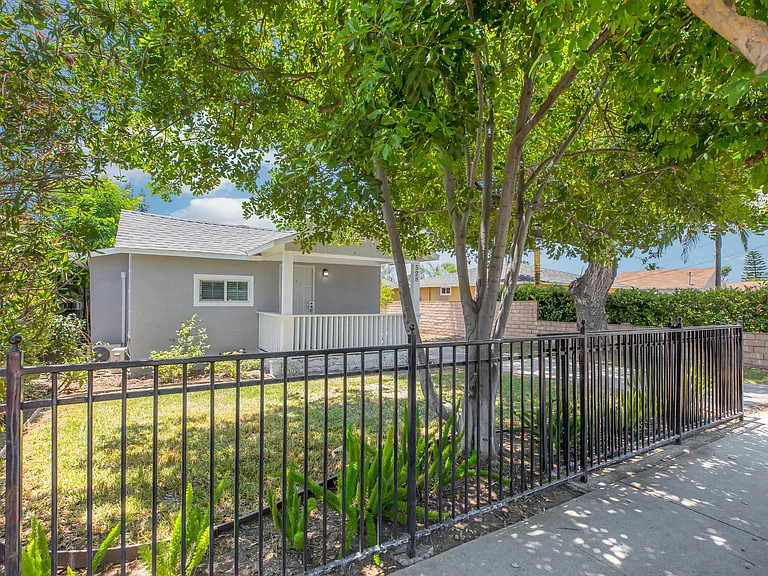 528 Almond Ave #A — Photo 5