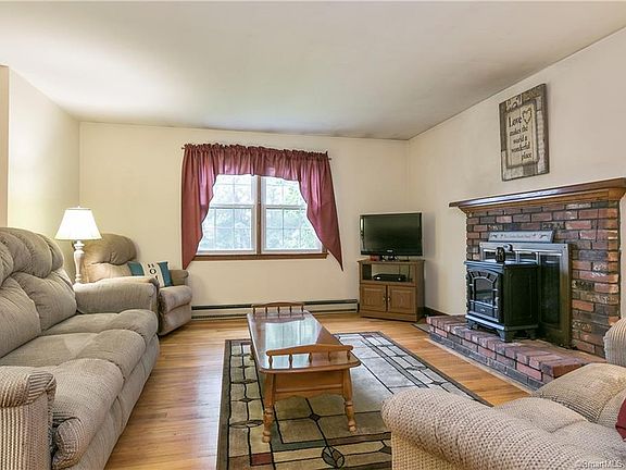 5th image of 75 Essex St
