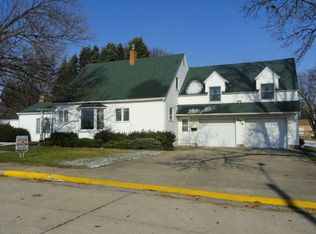324 W South St, Monticello, IA 52310
