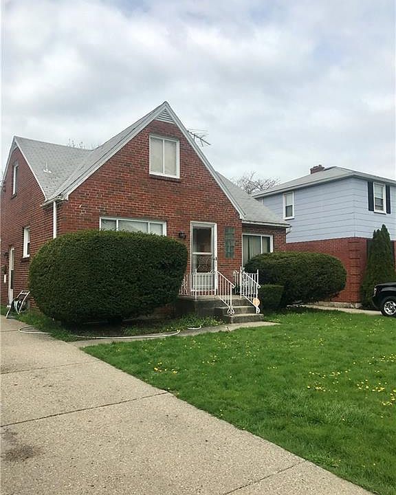 2nd image of 22 Janet St