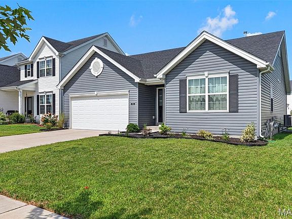 3rd image of 724 Palisades Dr
