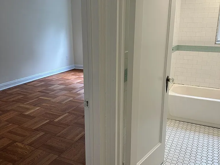 The Royal York Apartments — Photo 111