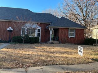 11624 Oak St, Kansas City, MO 64114