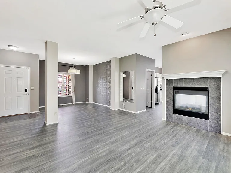 4923 Farmstead Ct — Photo 5