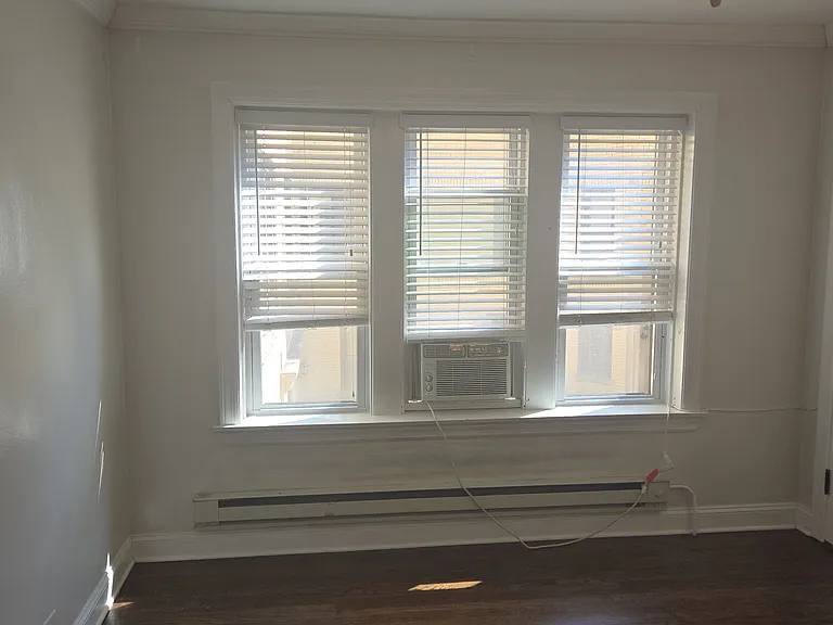3819 N Greenview Ave #2 — Photo 5