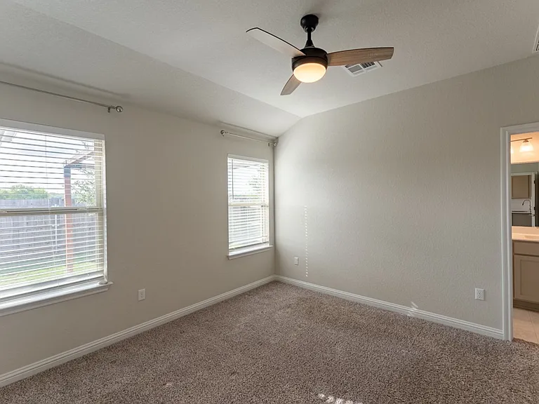 8209 McKamy Dr — Photo 21