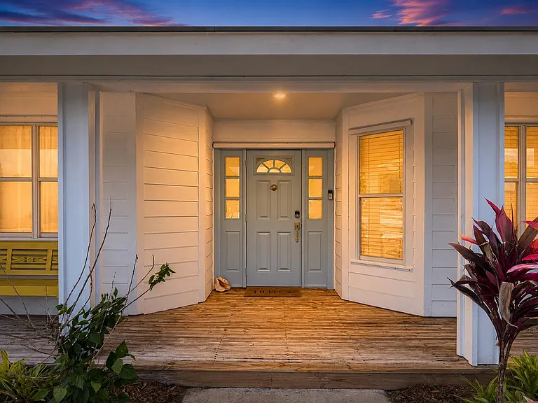 341 Suwanee Ave — Photo 9