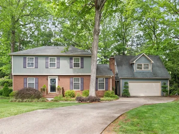 1224 Willowlake Ct, Winston Salem, NC 27106