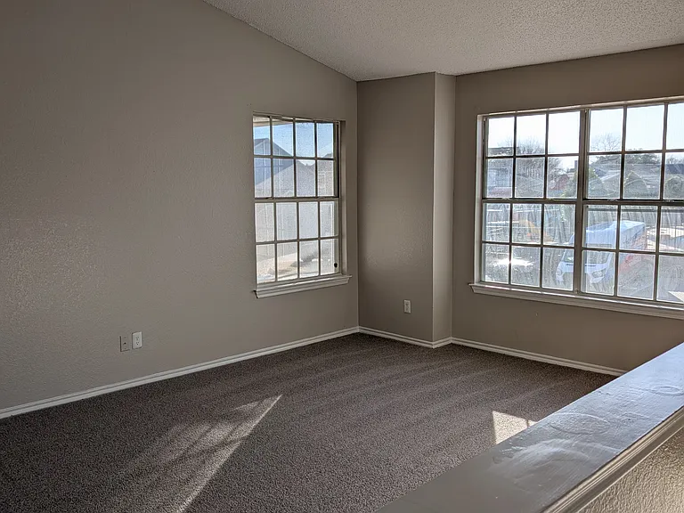 Lakeview Apartments — Photo 44