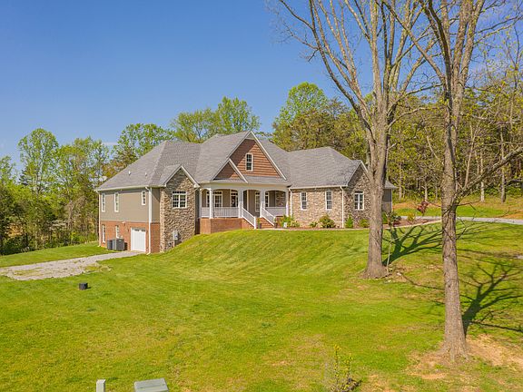 3rd image of 506 Redbud Ln