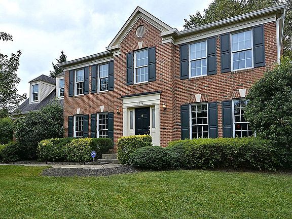 2nd image of 8292 Highglade Ct