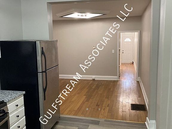 4th image of 2434 E Preston St