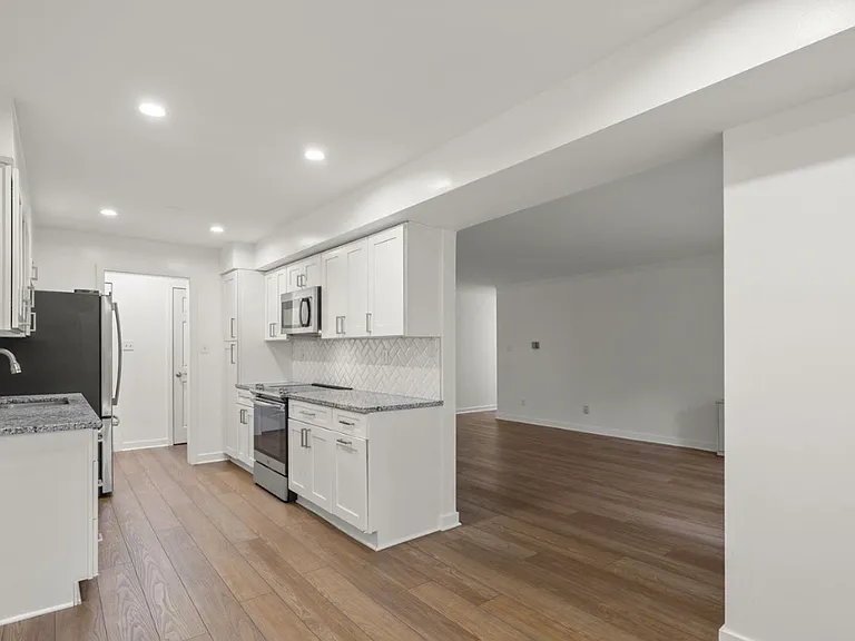 3334 Spring Ln #B42 — Photo 7