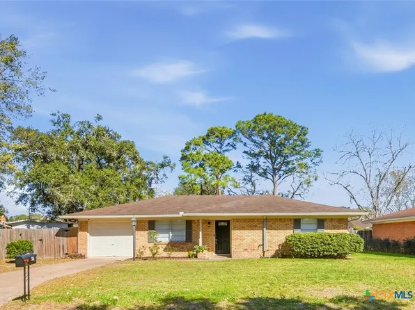 505 Suzanne St, Edna, TX 77957