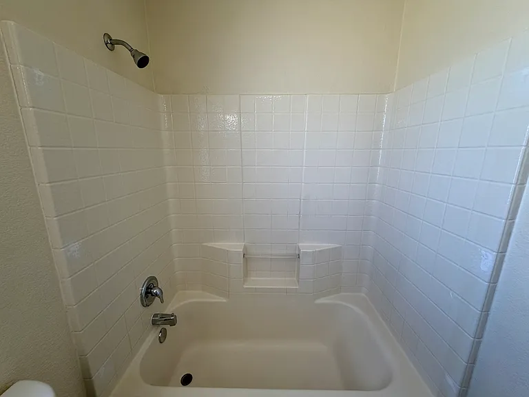 1561 Rebecca Ln — Photo 23