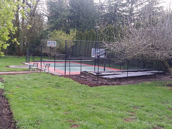 sports court and garden 