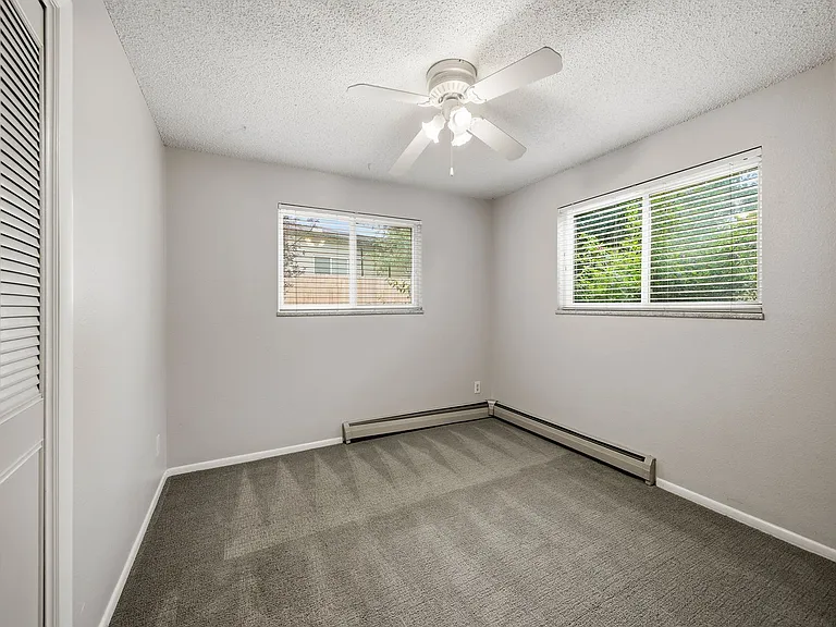 1428 W 25th St — Photo 14