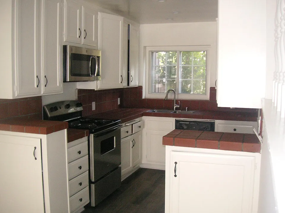 NEW STAINLESS APPLIANCES (NO REFRIG)