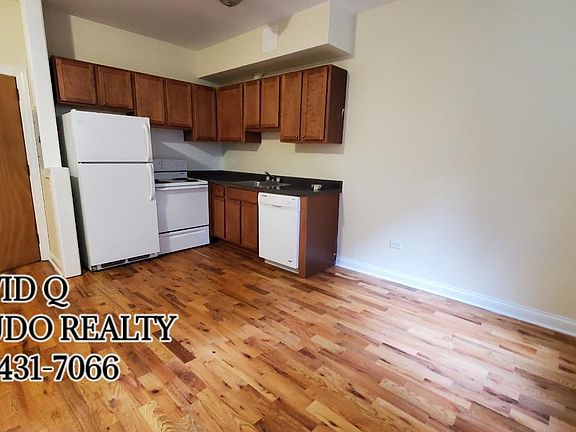 2nd image of 635 W Barry Ave #1