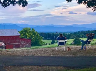 1886 Chemin Rankin Rd, Dandridge, TN 37725