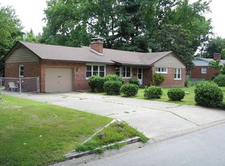 1005 S Skyline Dr, Carbondale, IL 62901