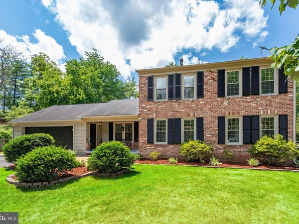 12020 Torrey Pine Ct, Woodbridge, VA 22192