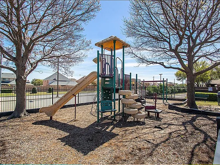 421 Long Cove Ct — Photo 23