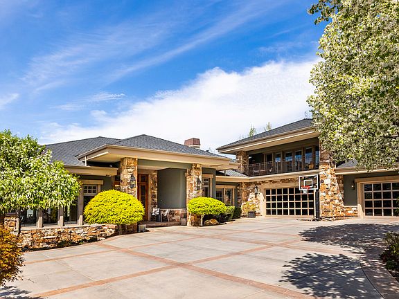 3rd image of 2076 S Scenic Cir E
